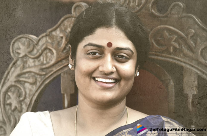 YS Vijayamma First Look Out from Yatra,Telugu Filmnagar,Tollywood Cinema Latest News,Telugu Film Updates,Latest Telugu Movies 2019,YS Vijayamma First Look,First Look of YS Vijayamma in Yatra Movie,Yatra Movie Latest Updates,YS Vijayamma First Look From Yatra Telugu Movie,#Yatra