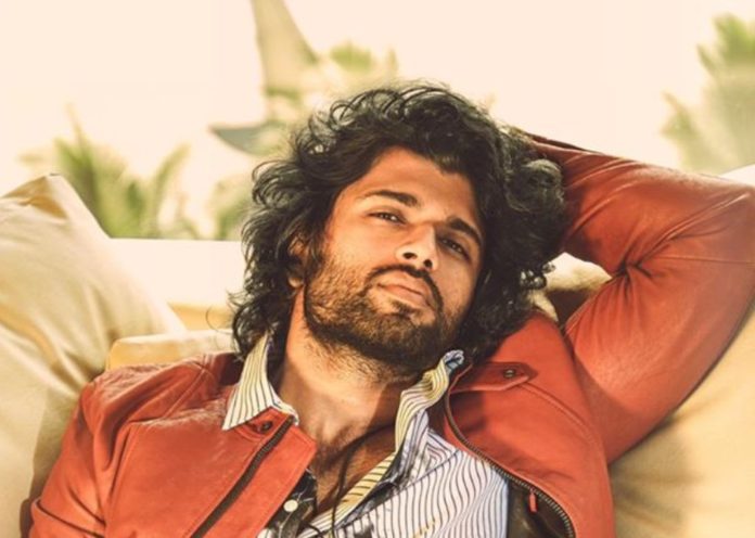 Vijay Deverakonda Express His Interest To Work With These Bollywood Heroines