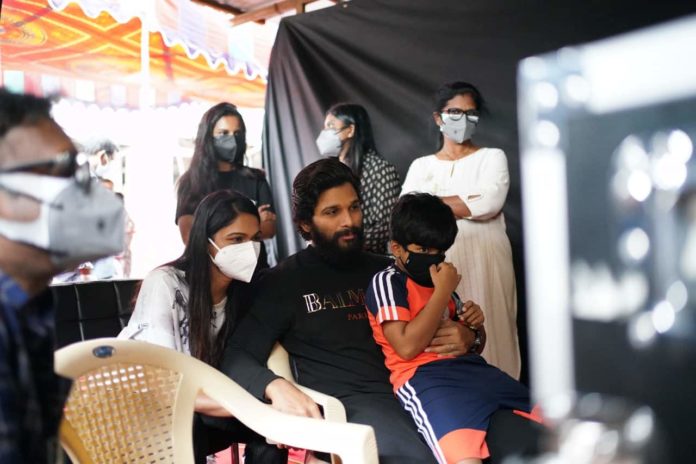Icon Staar Allu Arjun Visits Shaakuntalam Movie Sets,Allu Arjun And Wife Sneha Visit Their Daughter Arha On Shaakuntalam Sets,Allu Arjun And Wife Sneha Visit Shaakuntalam Sets To See Daughter Arha,Allu Arjun And Wife Sneha Visit Shaakuntalam Sets,Allu Arjun And Family Visit Sets Of Shaakuntalam,Allu Arjun Visits The Sets Of Shaakuntalam,Allu Arjun Visited Daughter Arha On Shaakuntalam Movie Set,Allu Arjun With His Family Visit's Shaakuntalam Set,Allu Arjun Surprises His Daughter Arha,Allu Arjun Along With Family Visits Shaakuntalam Set,Allu Arjun,Allu Arha,Allu Arjun Visit Shaakuntalam Movie Set,Allu Arha In Shaakuntalam,Allu Arha In Shaakuntalam Movie,Allu Arha In Shaakuntalam Teaser,Allu Arha Shaakuntalam Teaser,Allu Arha Shaakuntalam,Allu Arha Shakuntala Movie,Allu Arha Samantha Movie,Shaakuntalam Movie Trailer,Shaakuntalam Movie Teaser,Shaakuntalam Movie,Shaakuntalam Movie Samantha,Allu Arha Latest Video,Samantha,Allu Arjun Wife,Allu Arjun With His Family Visit Shaakuntalam Set,Telugu Filmnagar,Shaakuntalam,Shaakuntalam Movie,Shaakuntalam Telugu Movie,Allu Arha,Allu Arha New Movie,Allu Arjun Daughter,Allu Arjun Daughter Arha Debut,Samantha Shaakuntalam,Samantha Movies,Allu Arha As Prince Bharata In Shaakuntalam,Allu Arha Prince Bharata,Prince Bharata,Prince Bharata Allu Arha,Gunasekhar,Gunasekhar Movies,Samantha Akkineni Shaakuntalam,Latest Telugu Movie 2021,Icon Staar Allu Arjun,#AlluArha,#Shaakuntalam